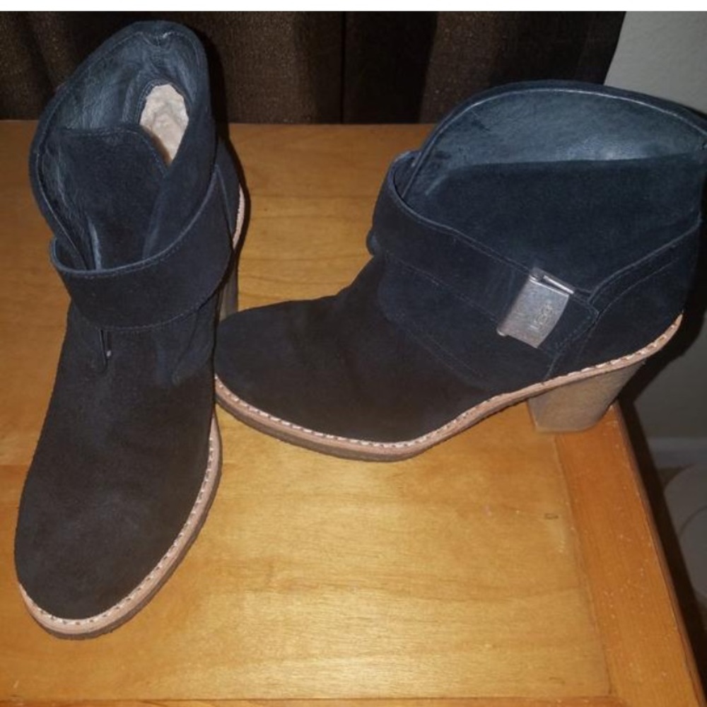 Ugg Bootie